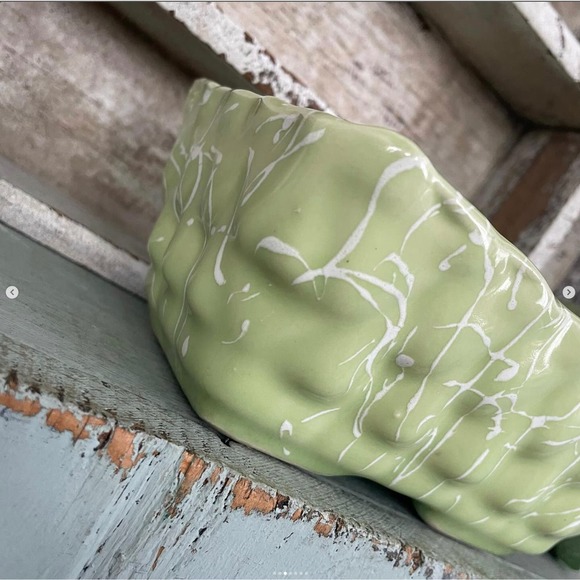 Vintage Pottery Planter Pale Green White Spatterware Scallop Rim Rectangular - Picture 3 of 7